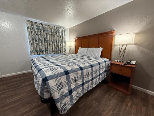 Budget Inn Bend - image 12