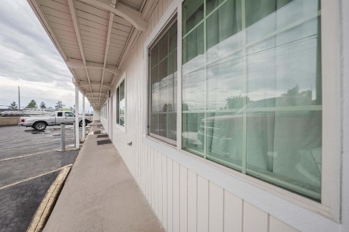Budget Inn Bend - image 13