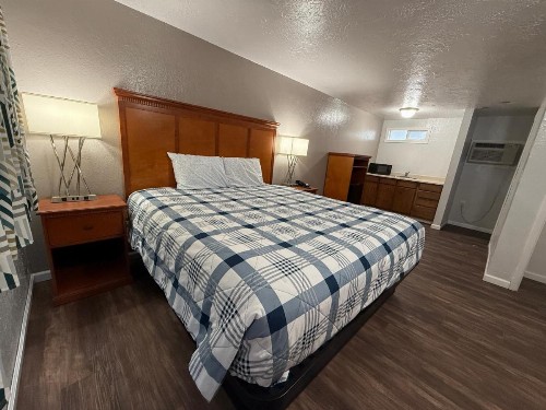 Budget Inn Bend - image 18