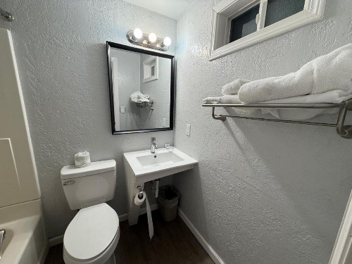 Budget Inn Bend - image 20
