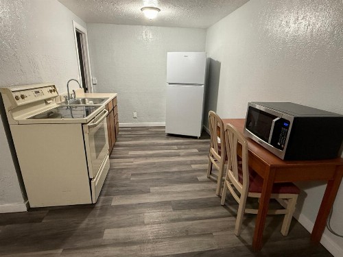 Budget Inn Bend - image 26