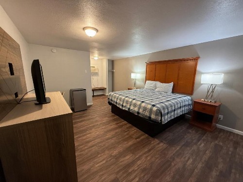Budget Inn Bend - image 29