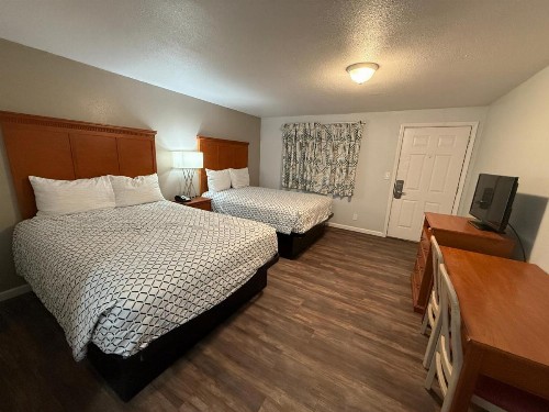 Budget Inn Bend - image 3