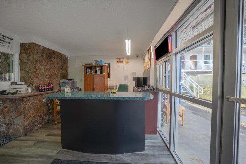 Budget Inn Bend - image 32