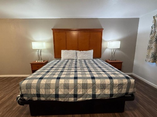 Budget Inn Bend - image 40