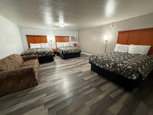 Budget Inn Bend - image 5