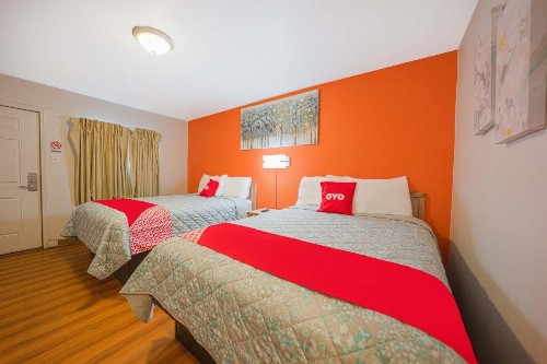 Royal Gateway Motel - image 26