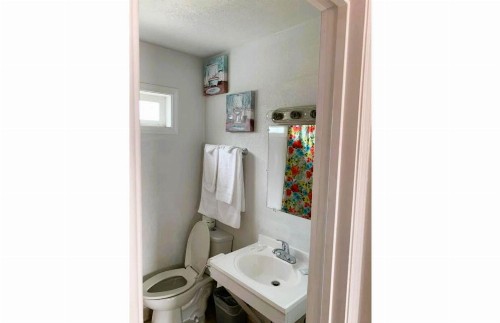 Royal Gateway Motel - image 36