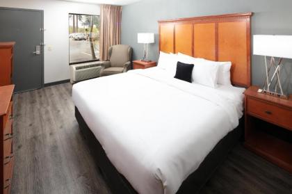 Red Lion Inn & Suites Deschutes River - Bend - image 11