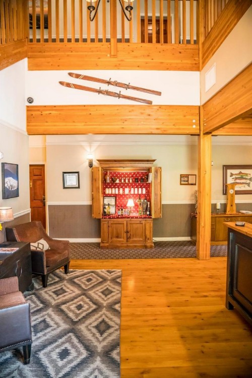 Pine Ridge Inn - image 16