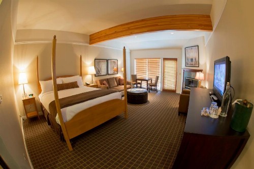Pine Ridge Inn - image 18