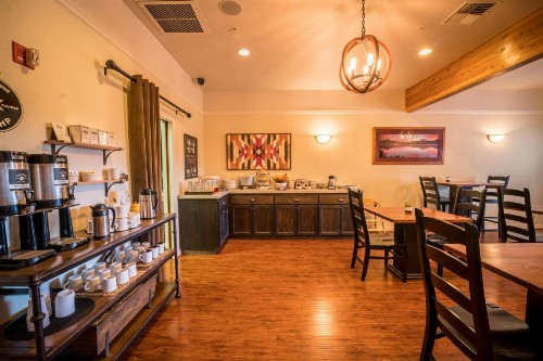 Pine Ridge Inn - image 20
