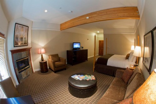 Pine Ridge Inn - image 34