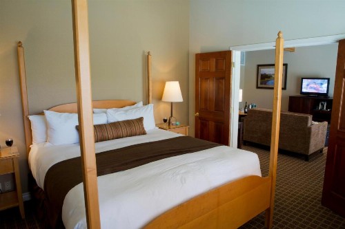 Pine Ridge Inn - image 35