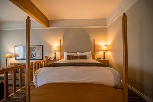 Pine Ridge Inn - image 50