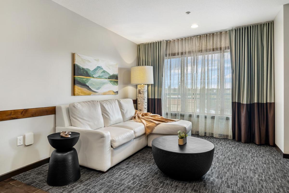 Oxford Hotel Bend - image 2
