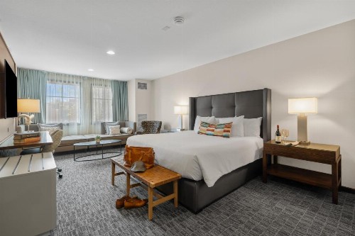 Oxford Hotel Bend - image 22