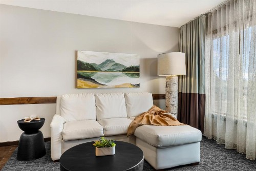 Oxford Hotel Bend - image 33