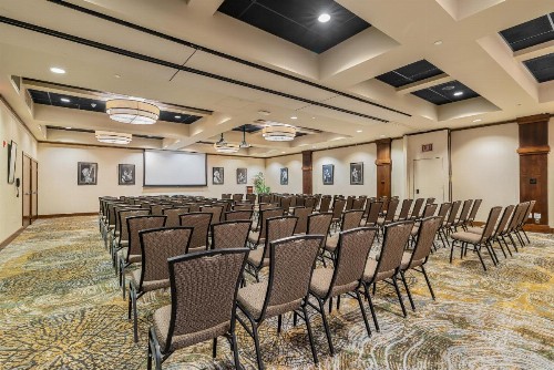 Oxford Hotel Bend - image 41