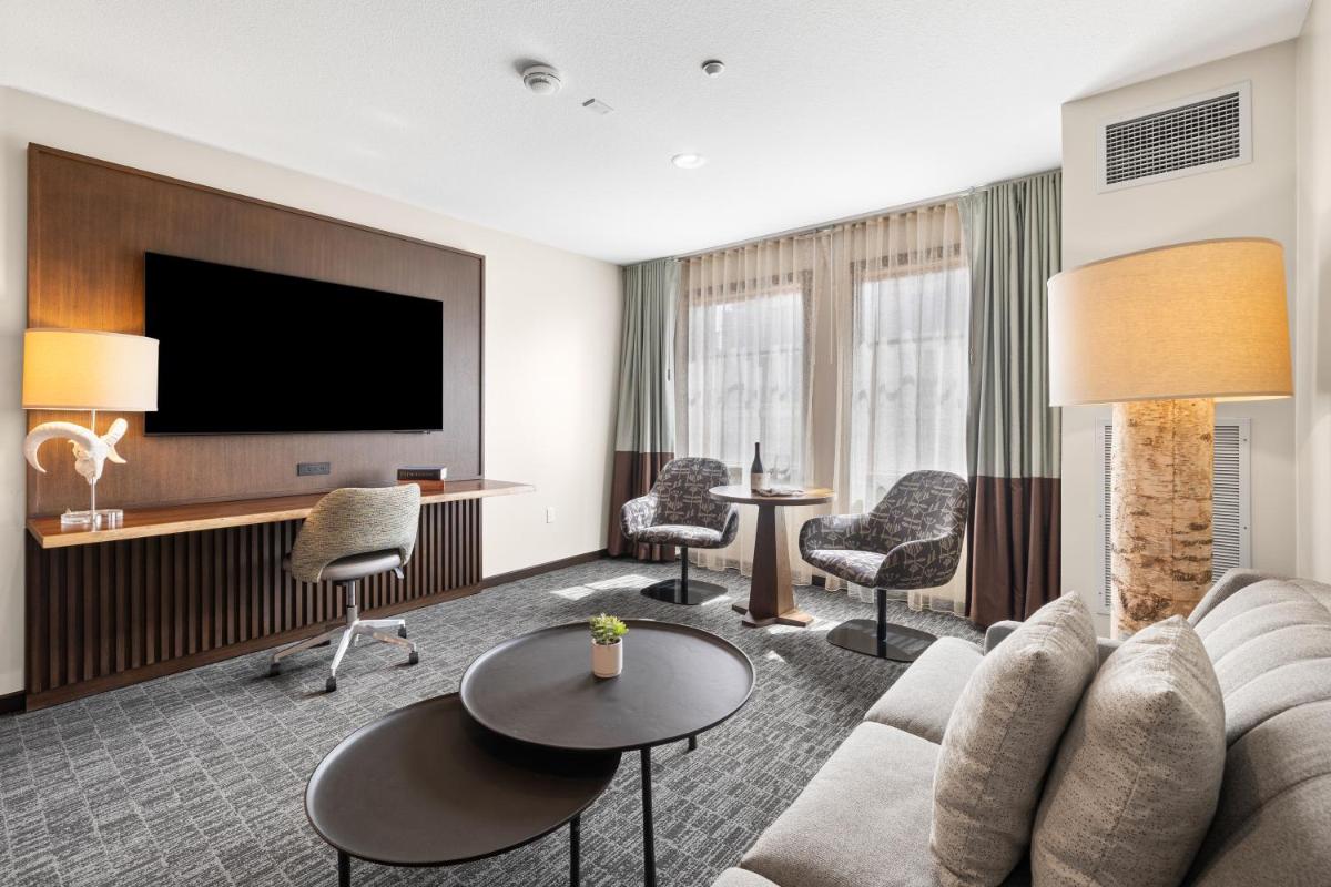 Oxford Hotel Bend - image 5