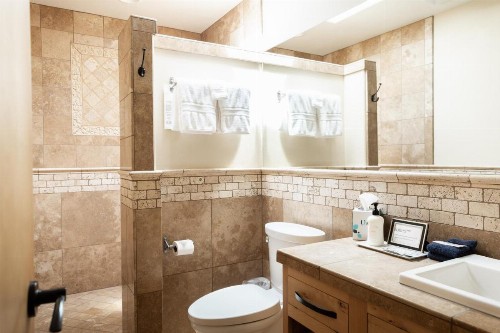 Wall Street Suites - image 32