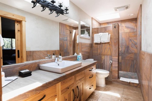 Wall Street Suites - image 43