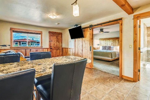 Wall Street Suites - image 6