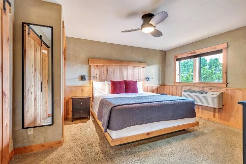 Wall Street Suites - image 7