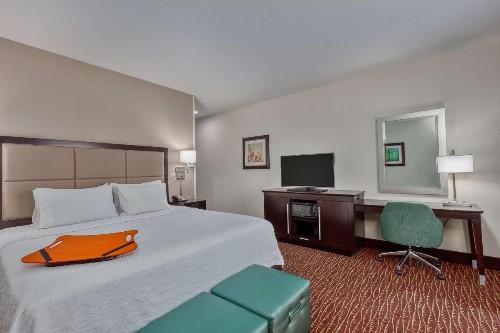 Hampton Inn & Suites Bend - image 22
