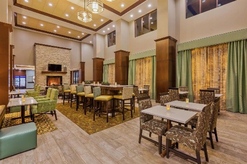 Hampton Inn & Suites Bend - image 24