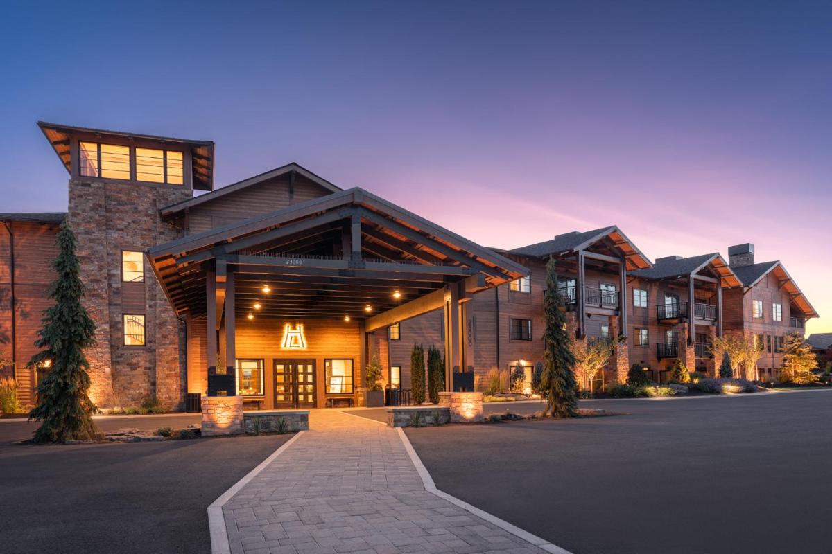 Pronghorn Resort - main image