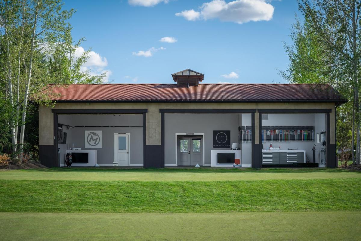 Pronghorn Resort - image 7