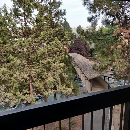 Riverhouse on the Deschutes - image 3