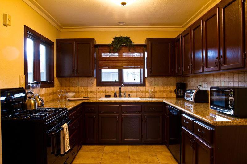 Albany-Close to Old Mill-3BR/2BA - image 7