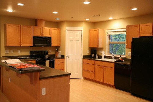 Downtowner-AC-2BR/1BA - image 11