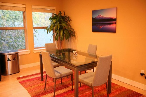 Downtowner-AC-2BR/1BA - image 7