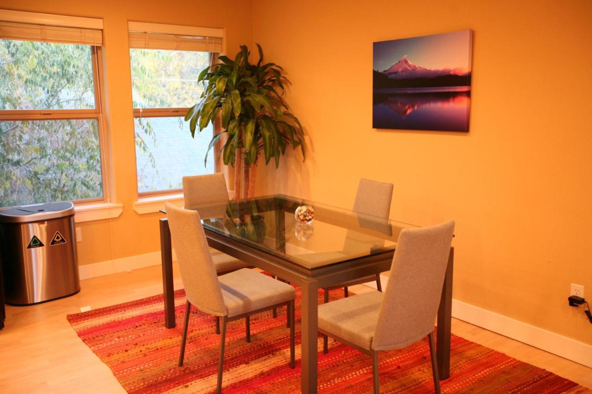 Downtowner-AC-2BR/1BA - image 7
