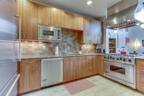 Amazing Luxury Downtown Old Mill Home - image 12