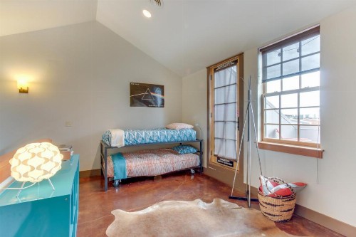 Amazing Luxury Downtown Old Mill Home - image 7