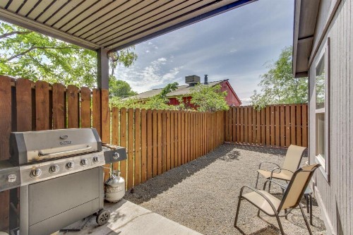 The Heyburn Cottage (Downstairs) - image 7