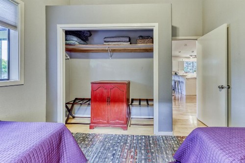 Perfectly Placed Plum Cottage - image 8