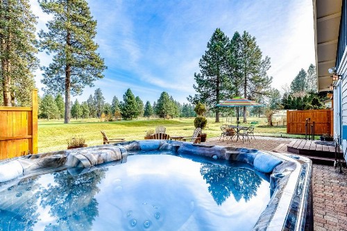 Bend Country Club Golf Course Beauty - image 7