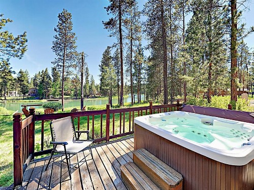 River Hideaway With Boat Slip Kayaks & Hot Tub Home - image 1