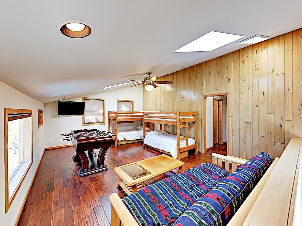 River Hideaway With Boat Slip Kayaks & Hot Tub Home - image 7