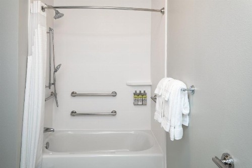 Holiday Inn Express & Suites - Bend South an IHG Hotel - image 22