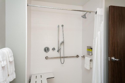 Holiday Inn Express & Suites - Bend South an IHG Hotel - image 23