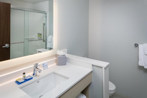 Holiday Inn Express & Suites - Bend South an IHG Hotel - image 24