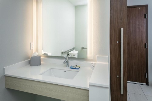Holiday Inn Express & Suites - Bend South an IHG Hotel - image 30