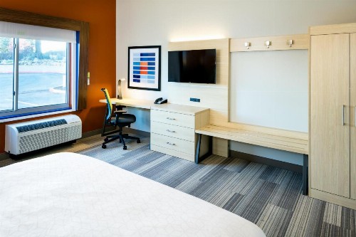 Holiday Inn Express & Suites - Bend South an IHG Hotel - image 31