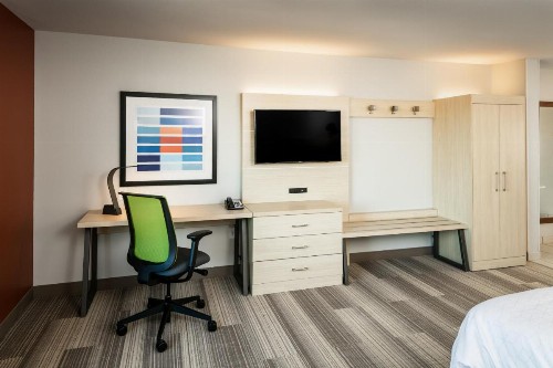 Holiday Inn Express & Suites - Bend South an IHG Hotel - image 34